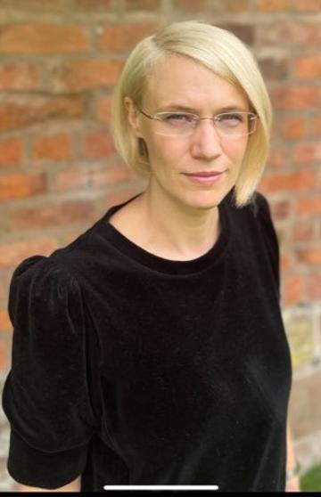 Catherine Hayle Headshot 1